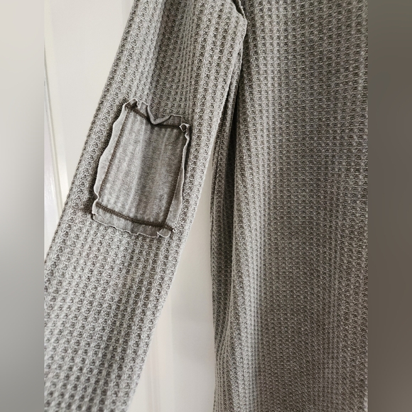 She and Sky Waffle knit patch sleeve henley, size S - Picture 5 of 7